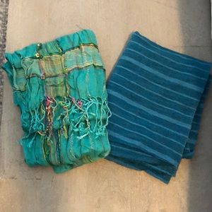 Bundle of two scarves